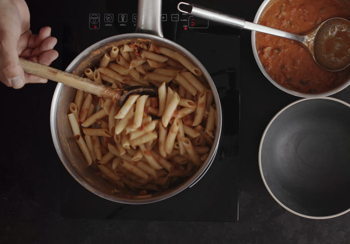 How to mix sauce with pastas
